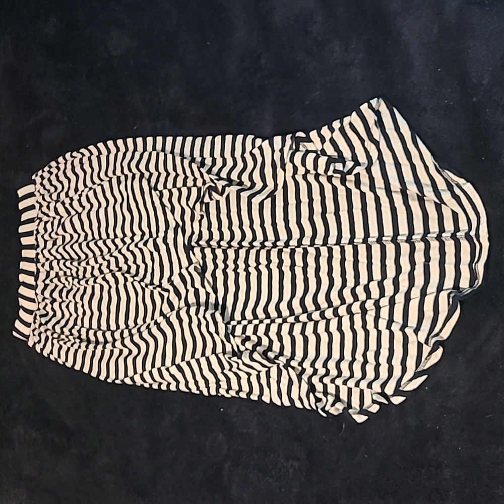 Black and white stripped skirt